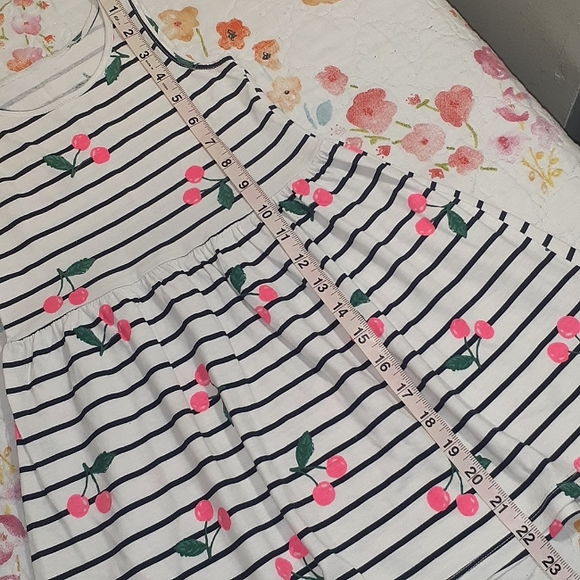 H&M Dress 🍒 🍒 Super Cute GREAT CONDITION Size 2-4 Years - Picture 8 of 8
